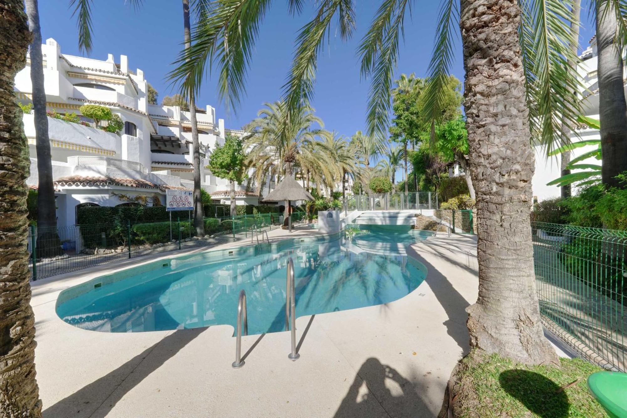 1104 First Line Beach Apartment Golden Beach Pool Μαρμπέλλα Εξωτερικό φωτογραφία