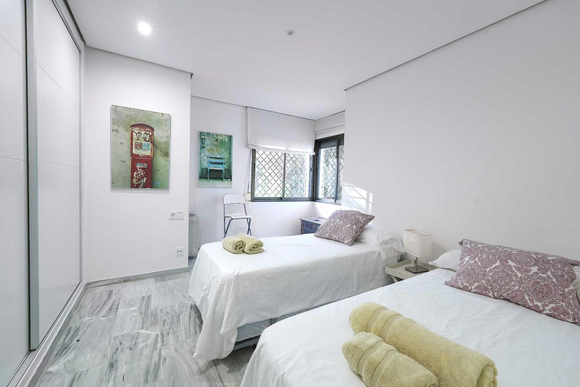 1104 First Line Beach Apartment Golden Beach Pool Μαρμπέλλα Εξωτερικό φωτογραφία