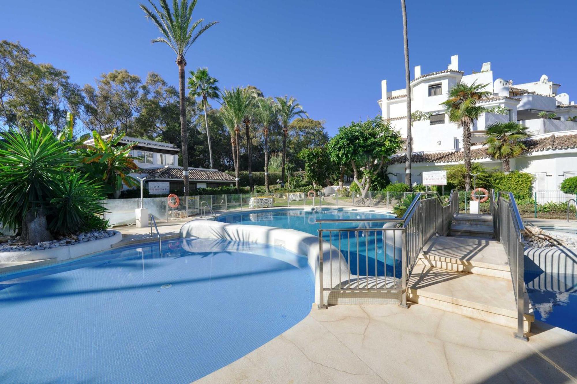 1104 First Line Beach Apartment Golden Beach Pool Μαρμπέλλα Εξωτερικό φωτογραφία