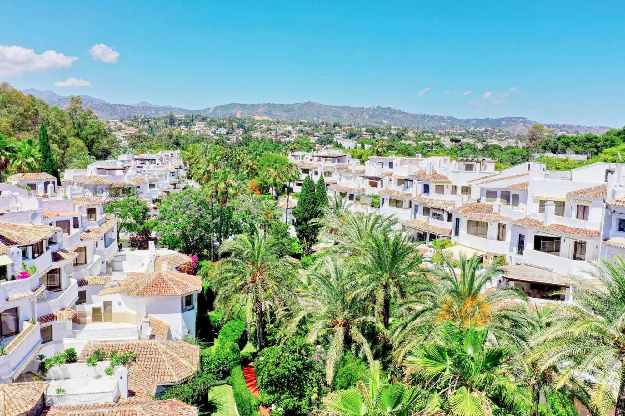 1104 First Line Beach Apartment Golden Beach Pool Μαρμπέλλα Εξωτερικό φωτογραφία